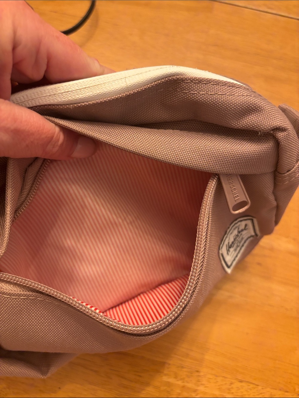 Herschel Toiletry Bag View 3